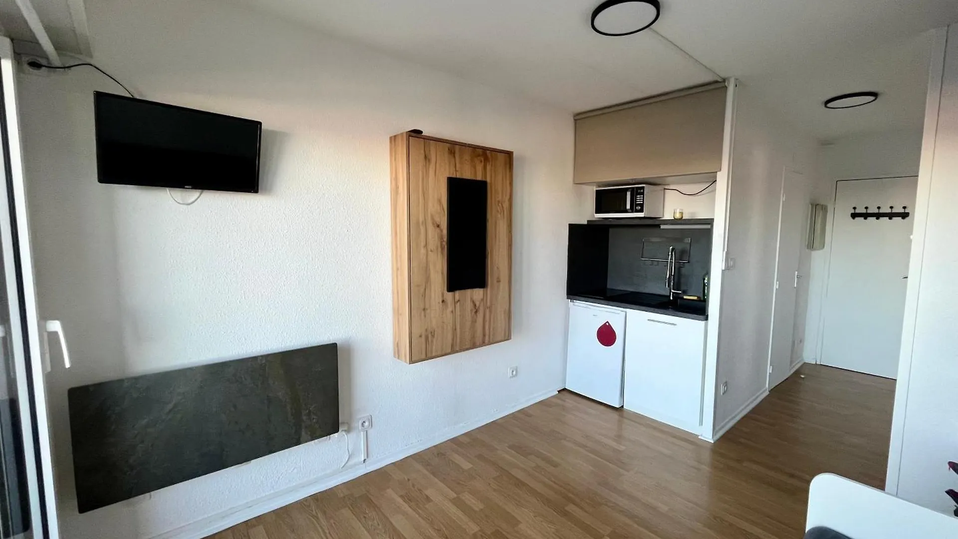 Studio A Guzet Neige Aux Pieds Des Pistes Et De Ecole De Ski Ustou Apartment